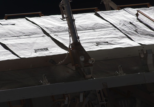 STS135-E-08618