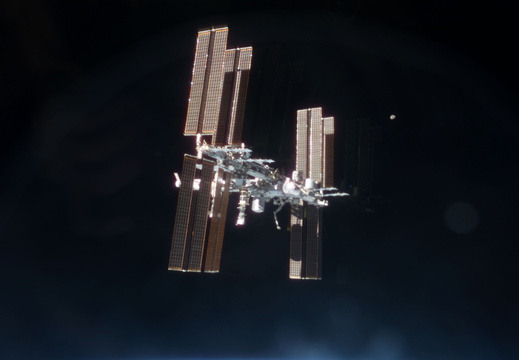 STS135-E-11815