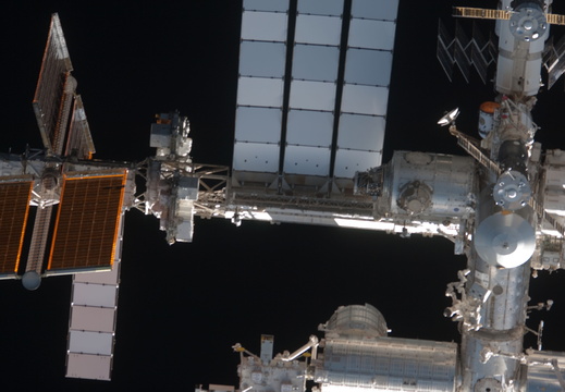 STS135-E-06789