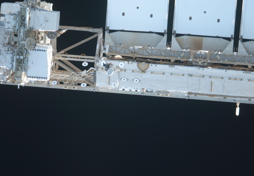 STS135-E-06840