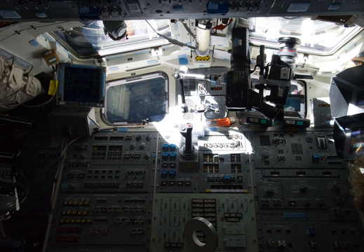 STS135-E-07134