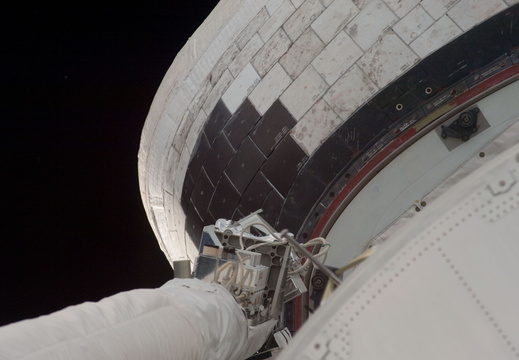 STS135-E-05158
