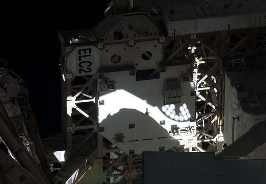STS135-E-08391