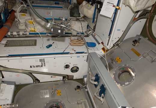STS135-E-09424