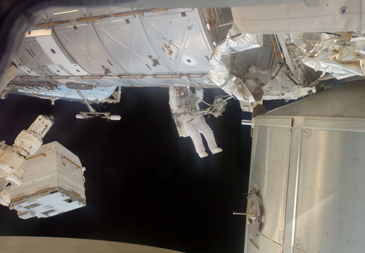 STS135-E-07581