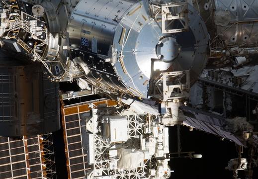 STS135-E-11157
