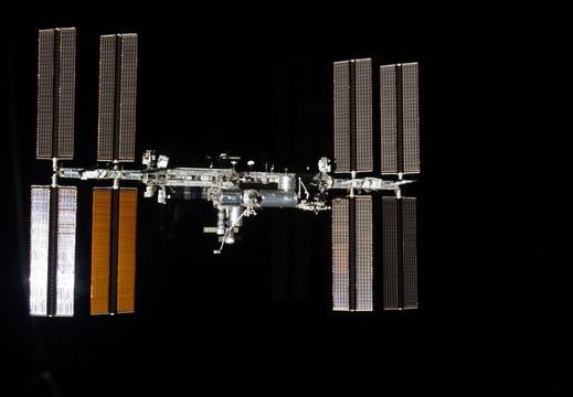 STS135-E-11776