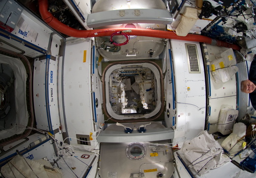 STS135-E-09154