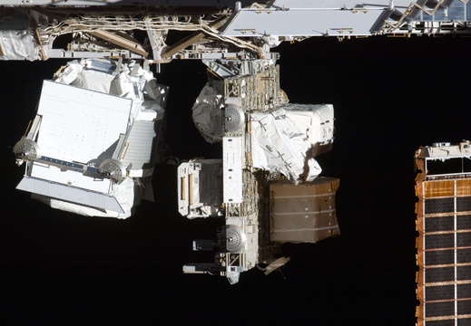 STS135-E-11370