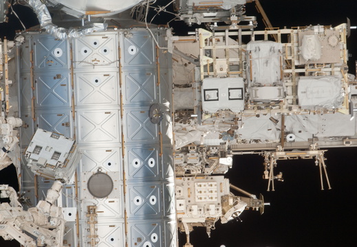 STS135-E-06912