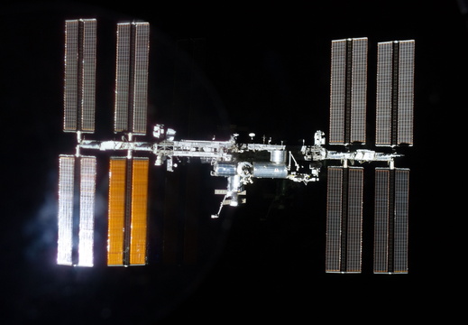 STS135-E-11770