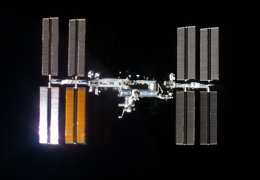 STS135-E-11773