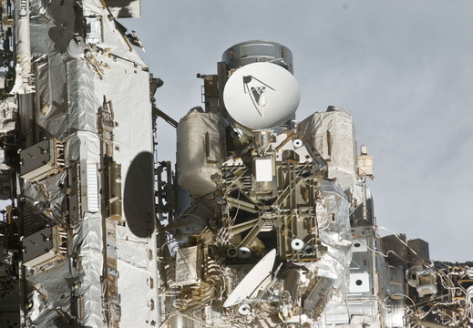 STS135-E-10916