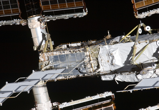 STS135-E-11381