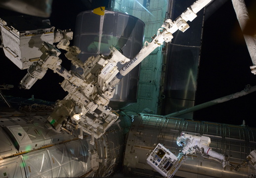 STS135-E-07545
