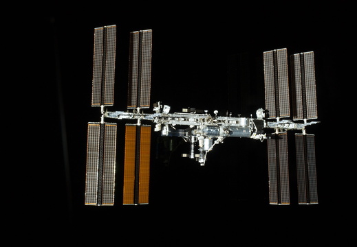 STS135-E-11787