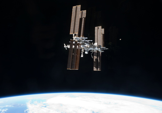 STS135-E-11824
