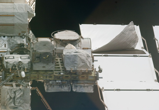 STS135-E-06977
