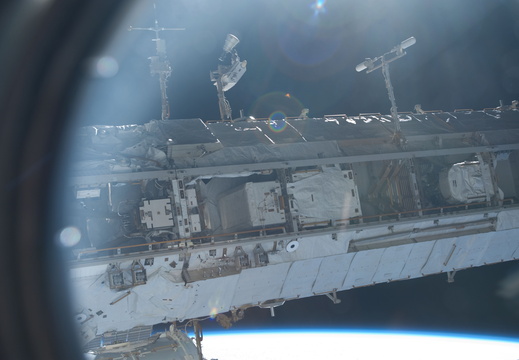 STS135-E-08497