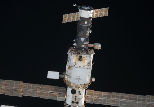 STS135-E-06816