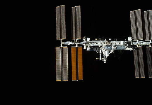 STS135-E-11786
