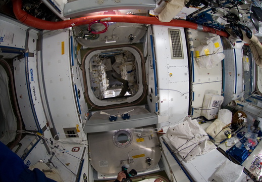 STS135-E-09231