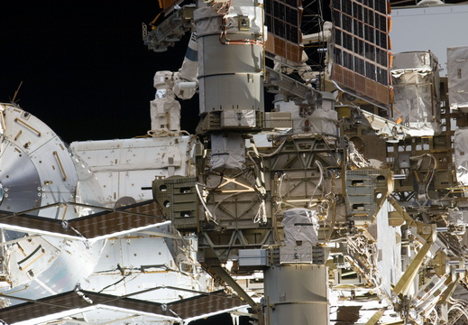 STS135-E-11270