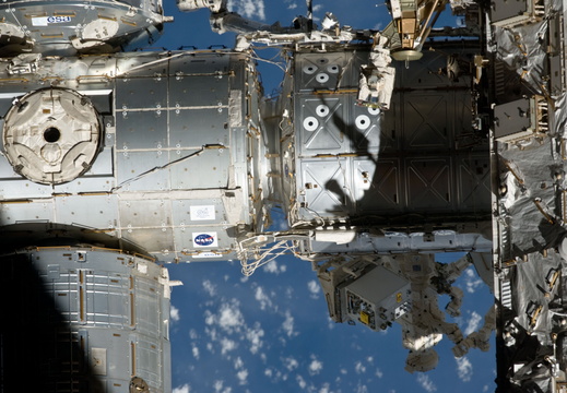 STS135-E-10898
