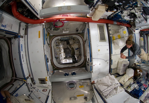 STS135-E-09190