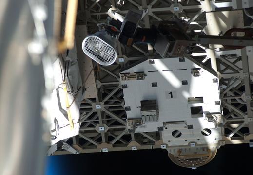 STS135-E-08459