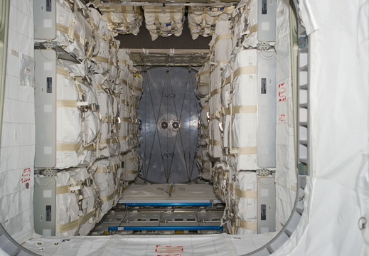 STS135-E-07412