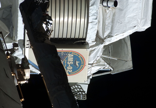 STS135-E-08417