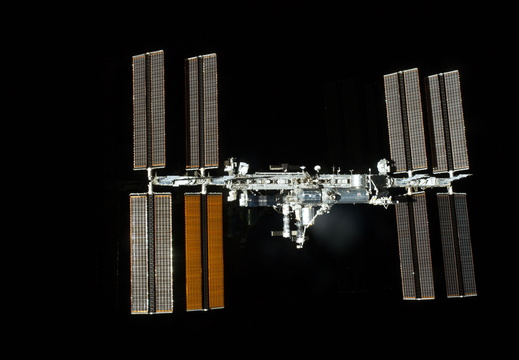 STS135-E-11785