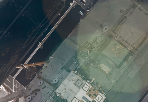 STS135-E-06998