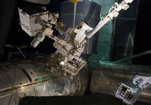 STS135-E-07542