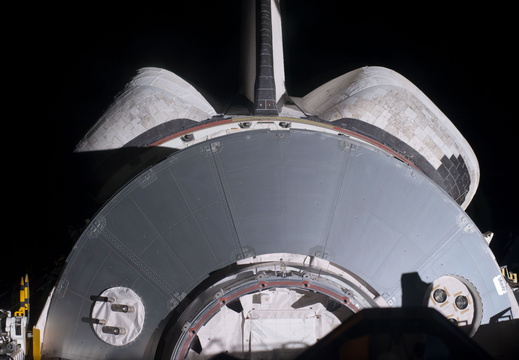 STS135-E-06448