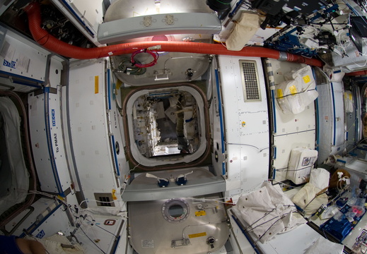 STS135-E-09184