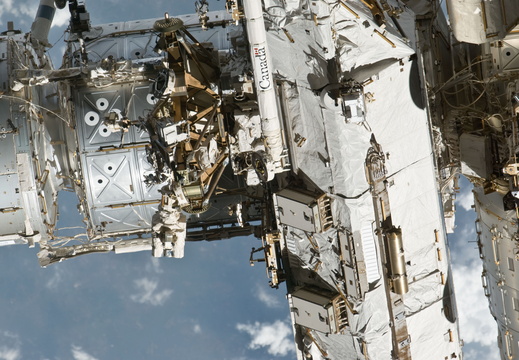 STS135-E-10841