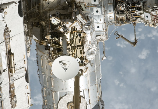 STS135-E-10849