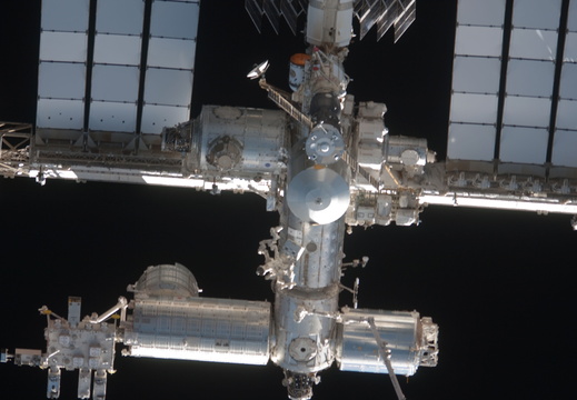 STS135-E-06793