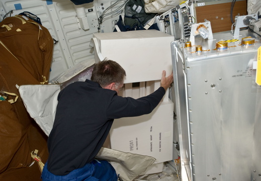 STS135-E-07391