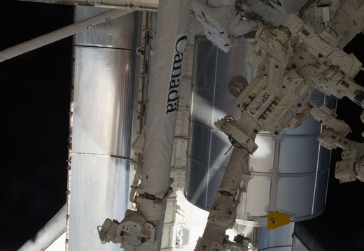STS135-E-07559