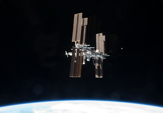 STS135-E-11829