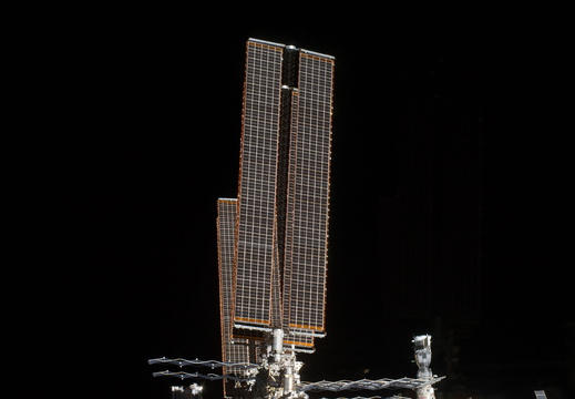 STS135-E-11941