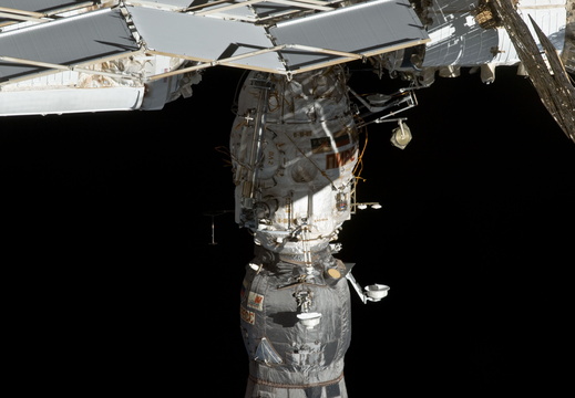 STS135-E-11033