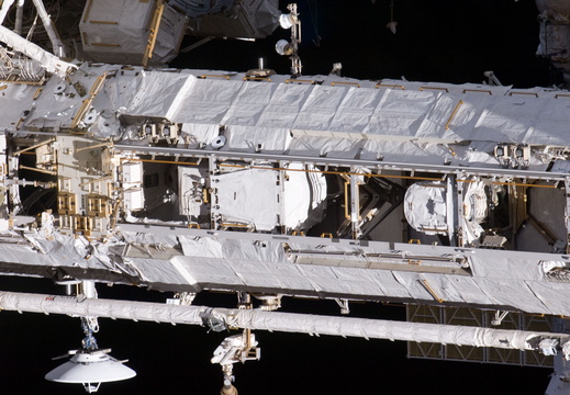 STS135-E-11084