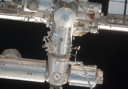 STS135-E-06809