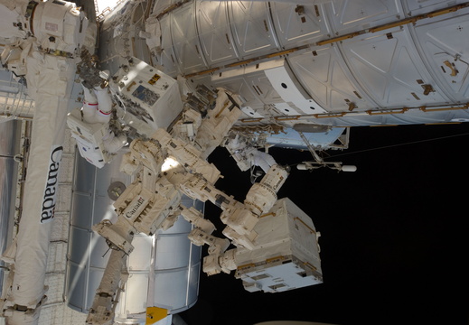 STS135-E-07578