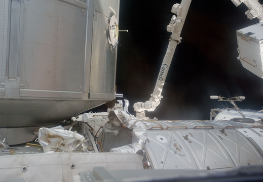 STS135-E-07490
