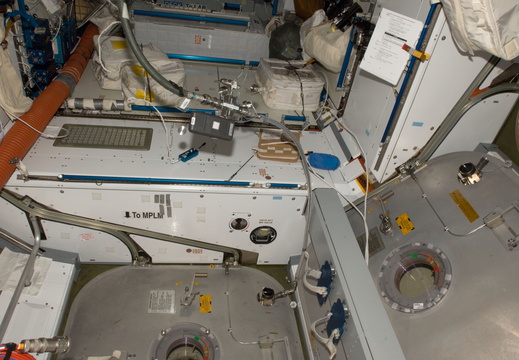 STS135-E-09422